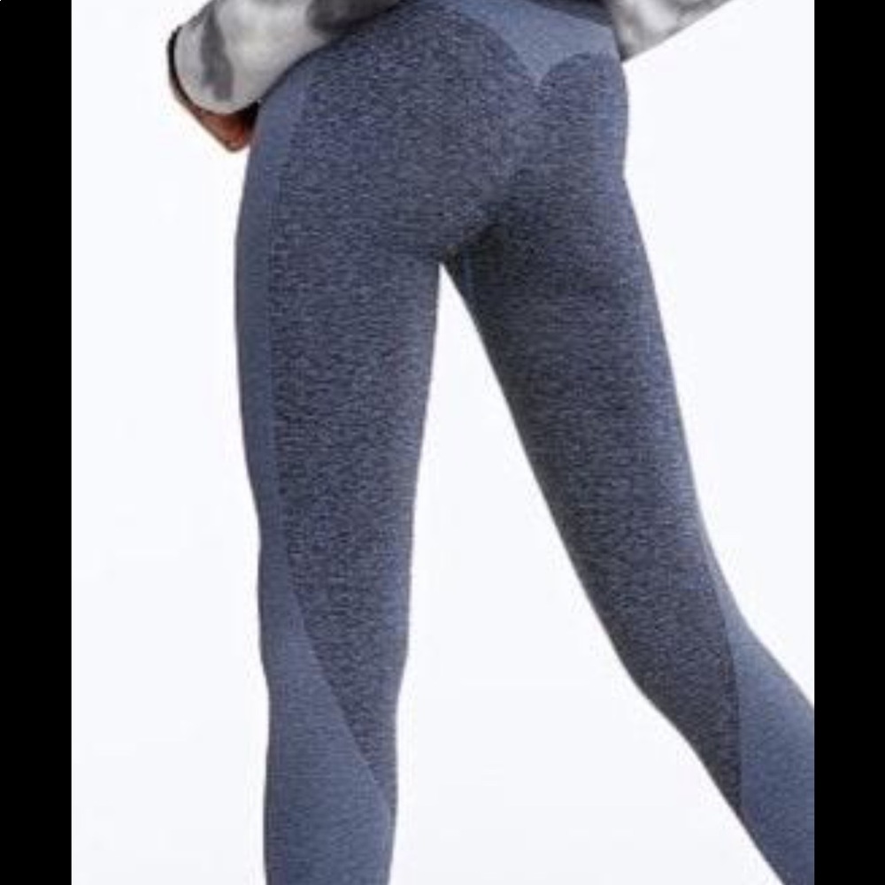 Pink seamless workout tight in navy blue
